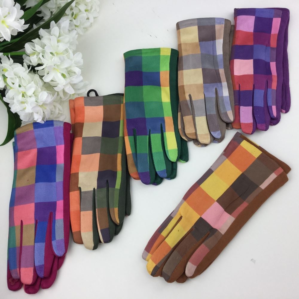 Super Soft Checkered Gloves image 3