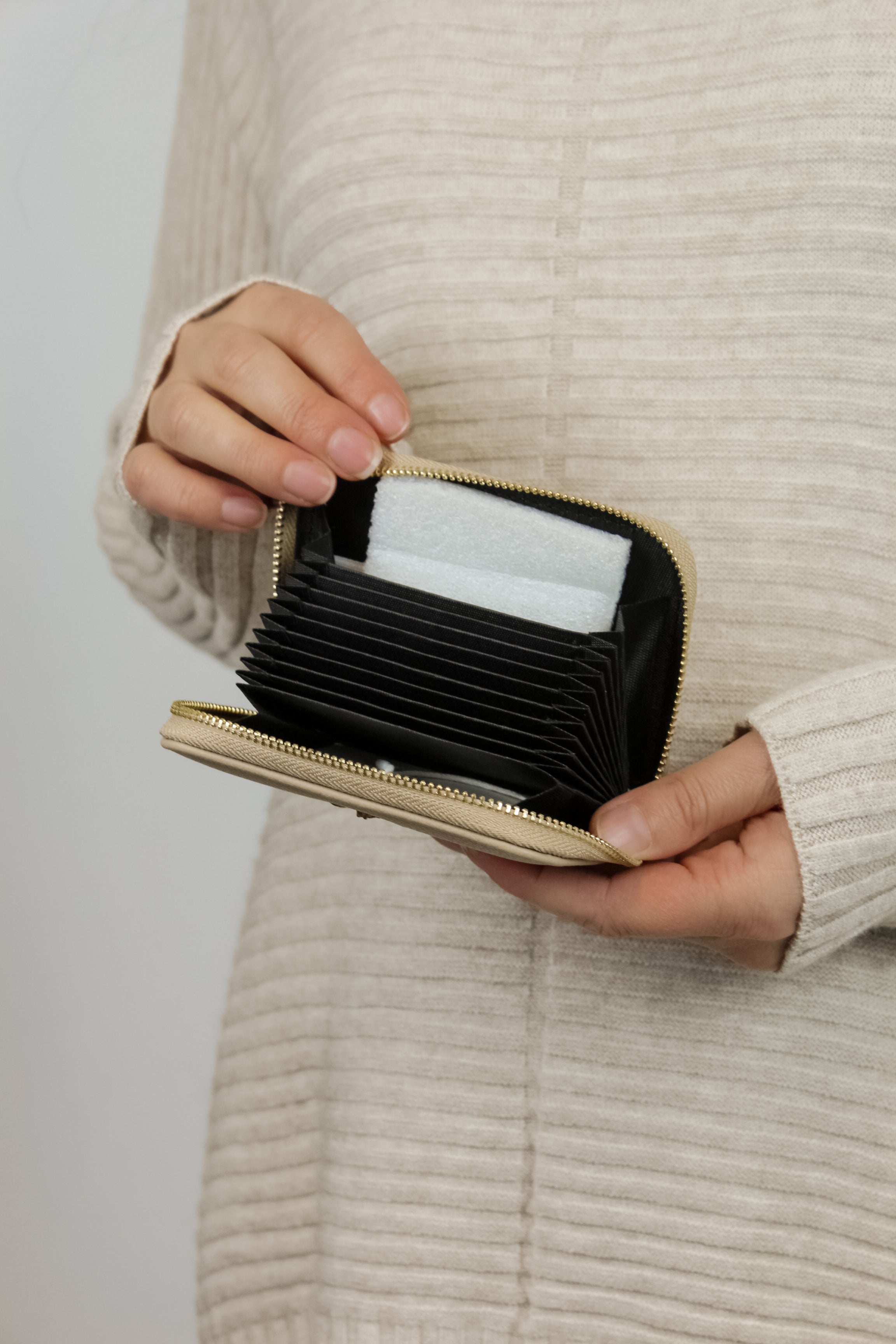 Bee Card Holder image 10