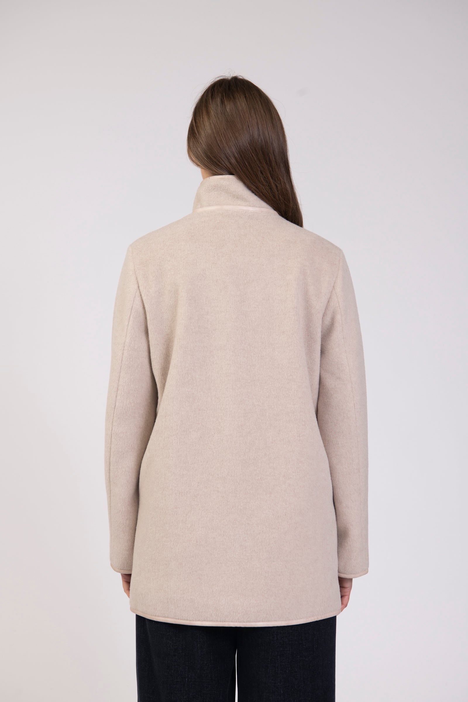 Jessica Graaf cream jacket back view