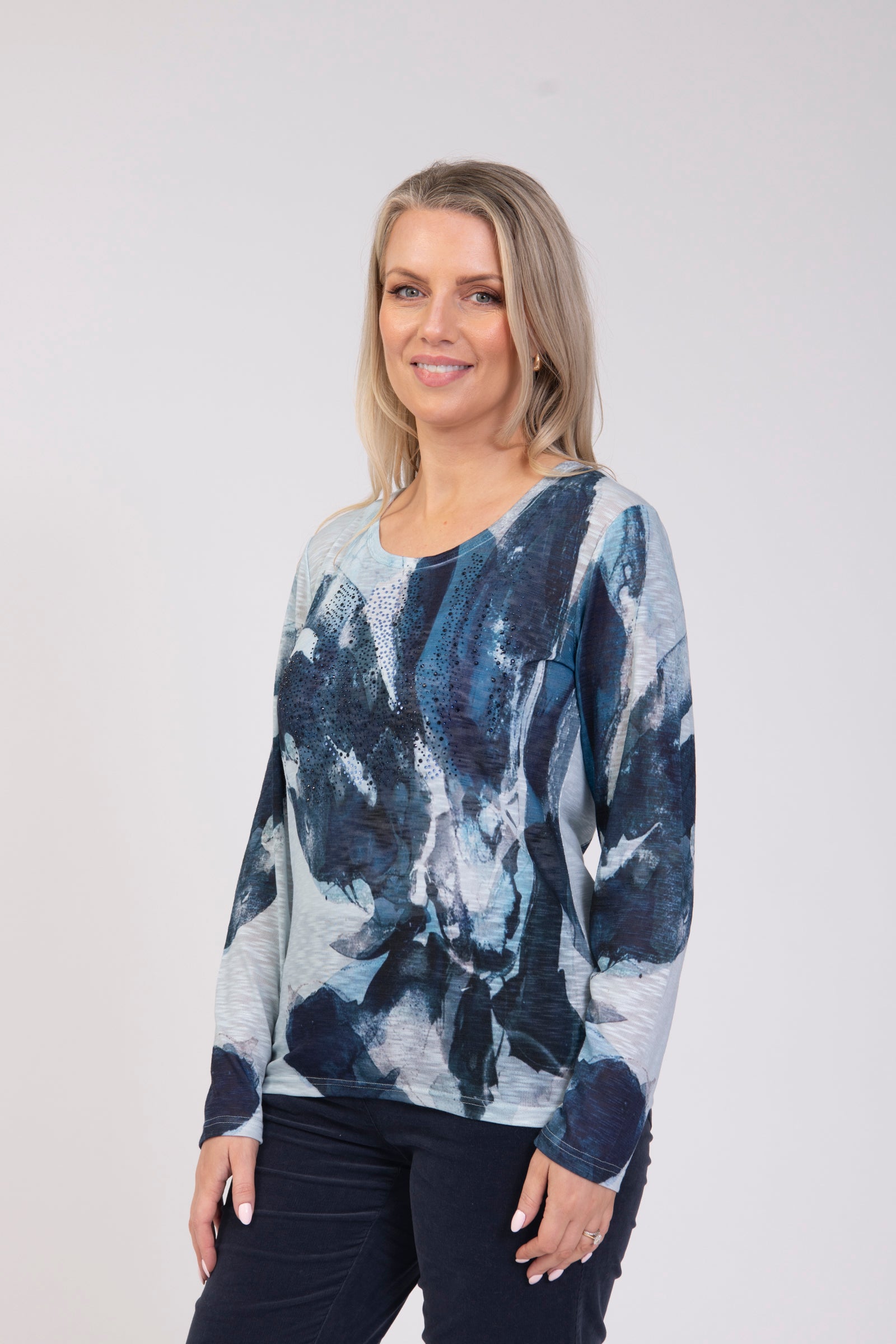 Jessica Graaf blue sparkle top side view