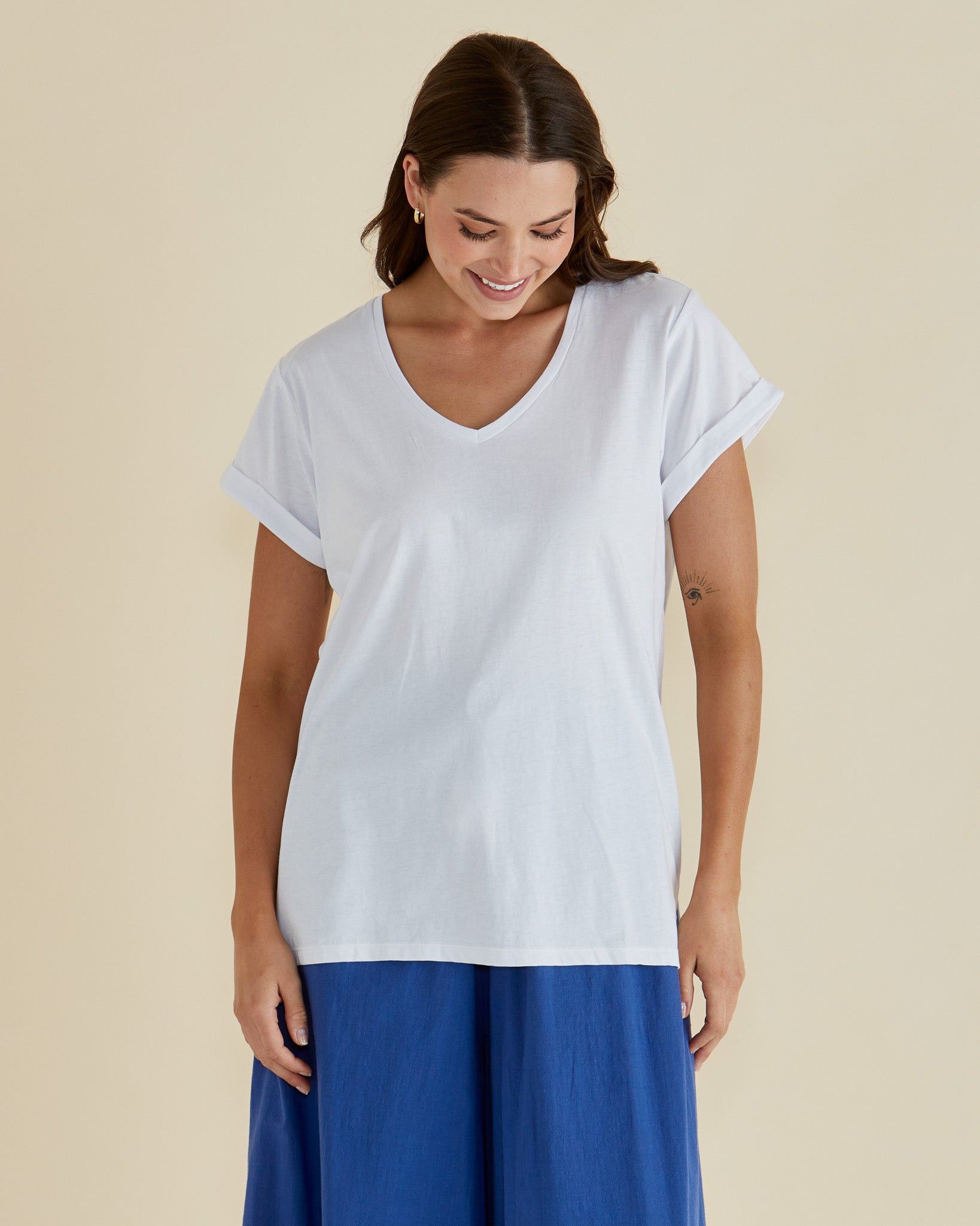 Betty Basics Ayla White V-Neck T-Shirt