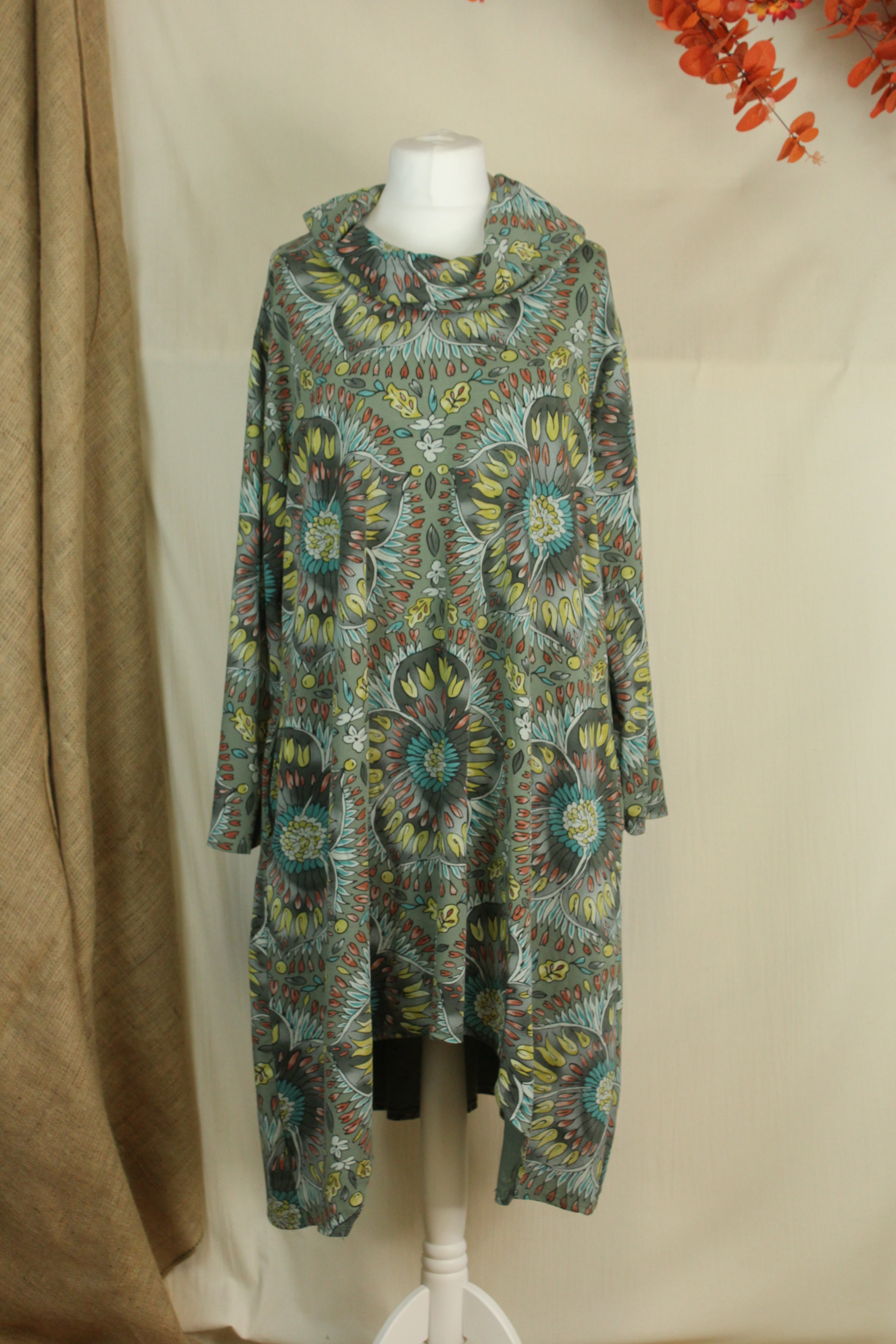 Plus Size Floral Cowl Neck Midi Dress image 7