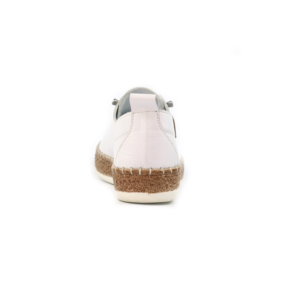Lunar Evie Leather Pumps image 8
