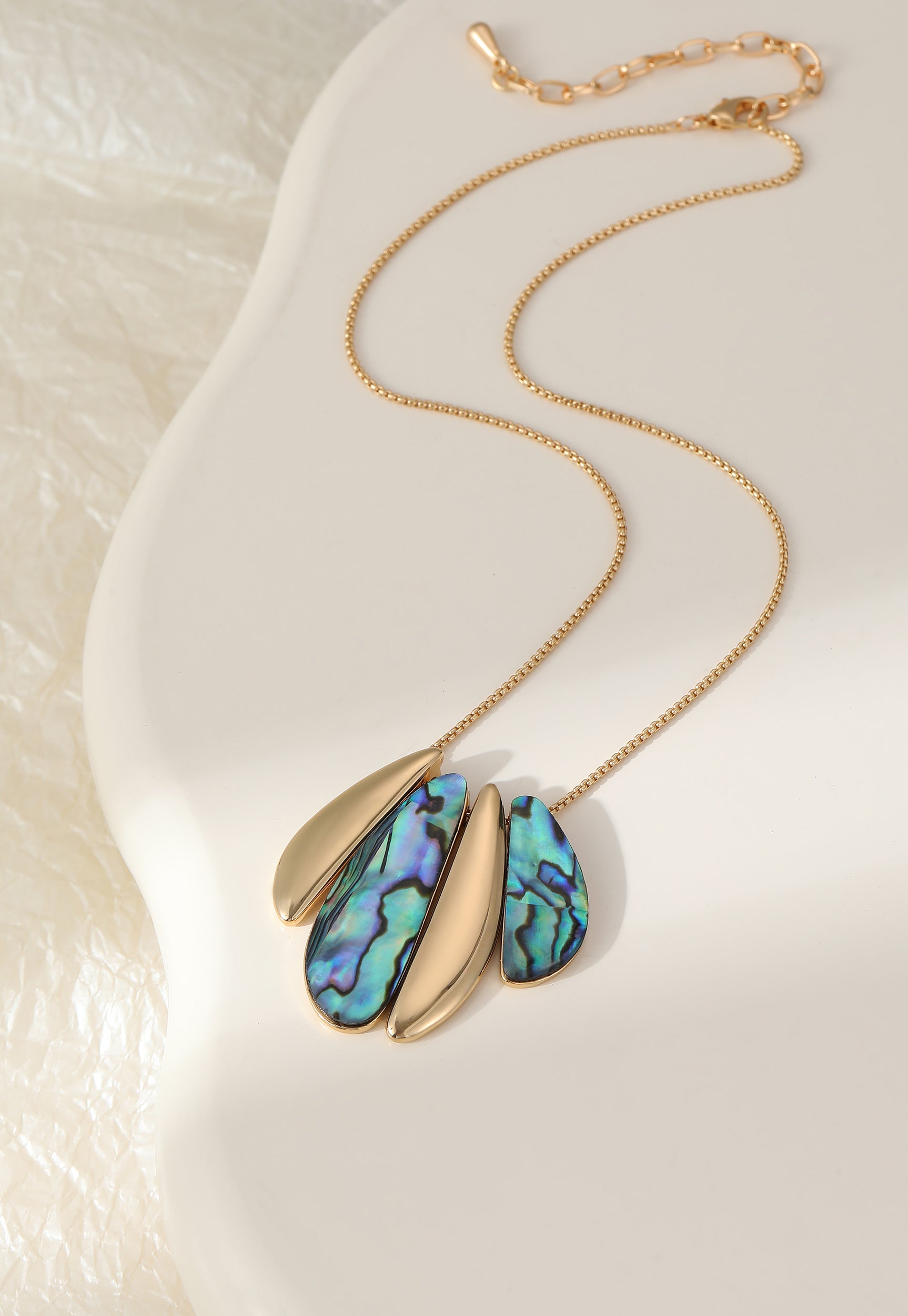 Rena Abalone Style Clamshell Necklace