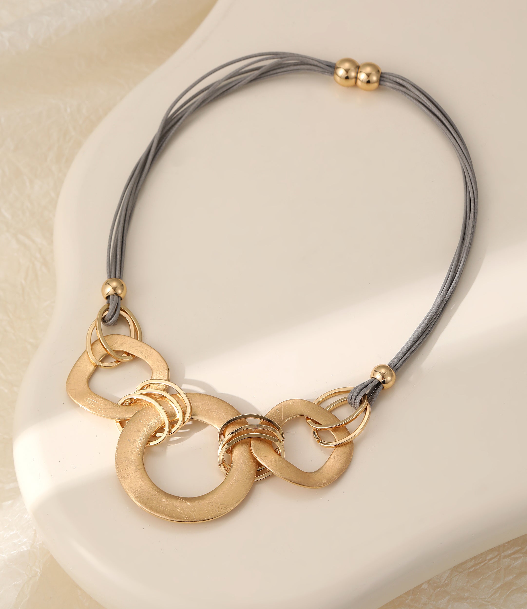 Genevieve Chunky Magnetic Necklace - The Coastal Boutique