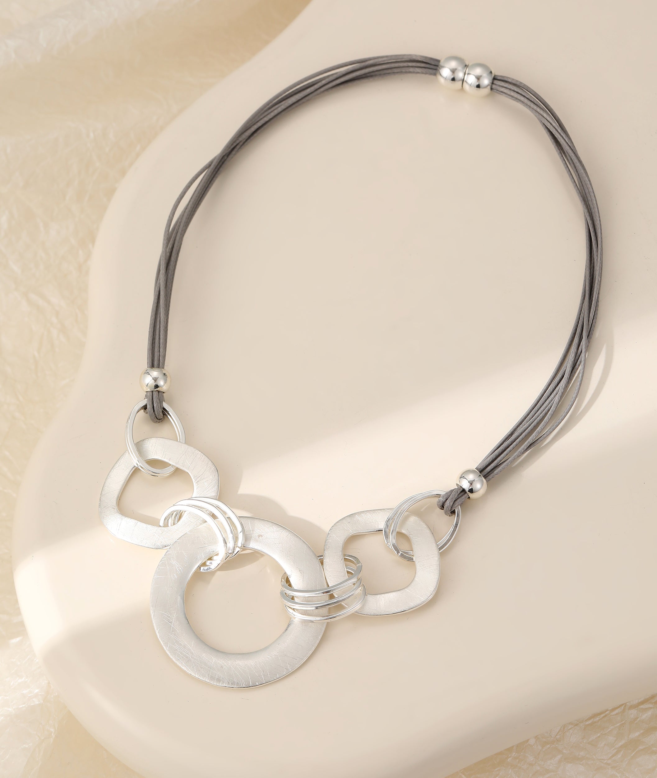 Genevieve Chunky Magnetic Necklace - The Coastal Boutique