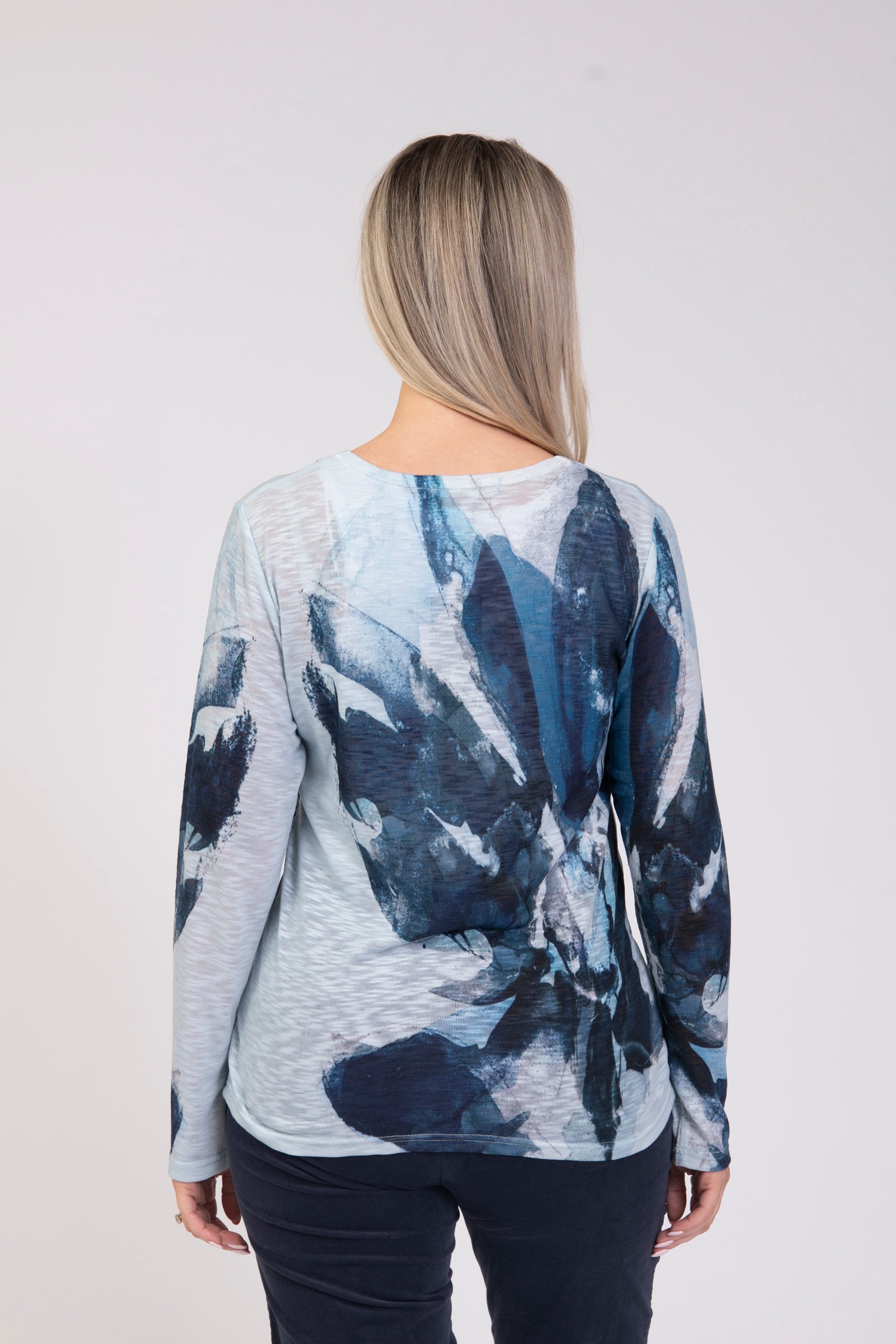 Jessica Graaf blue sparkle top back view