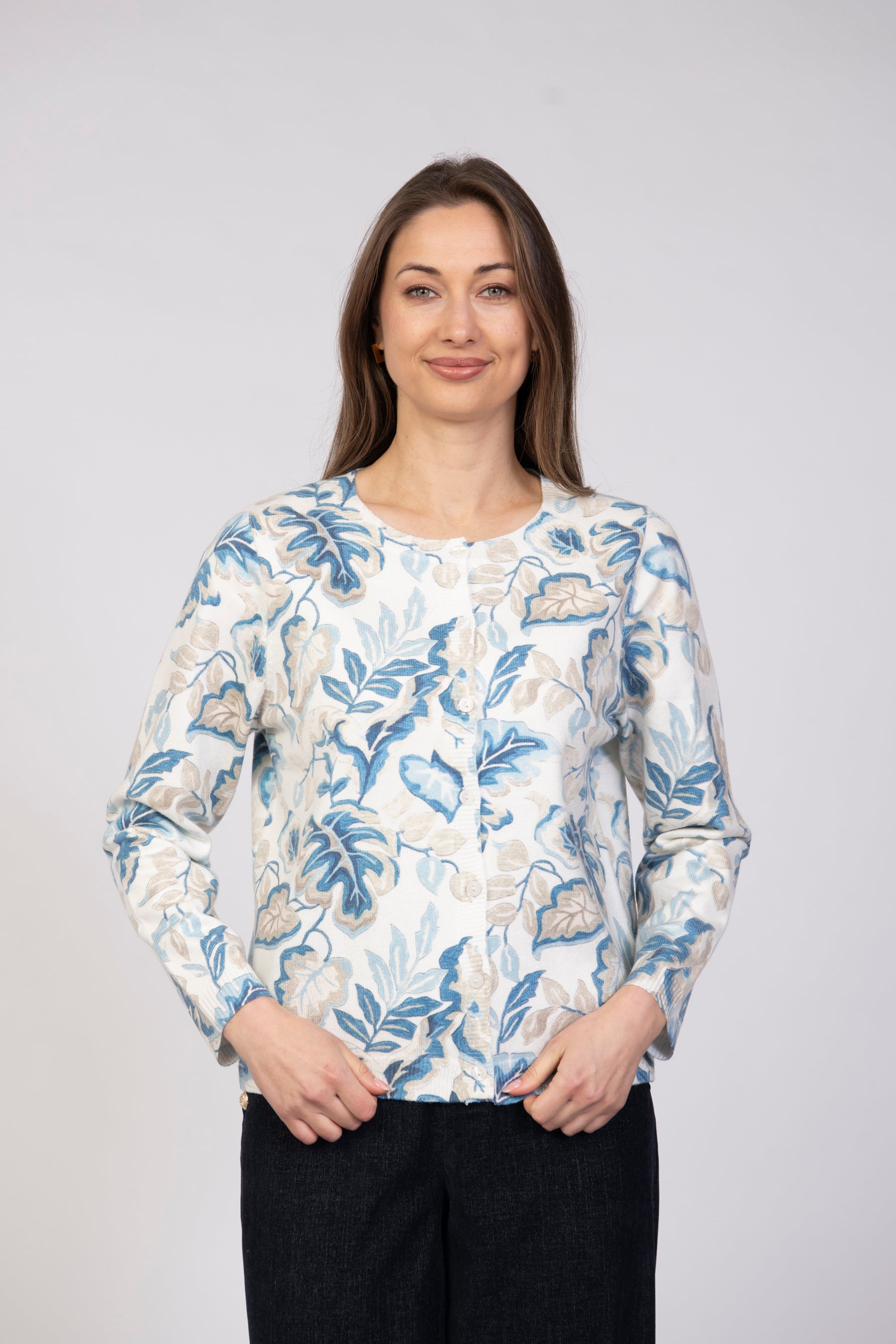 Jessica Graaf blue and cream cardigan front view