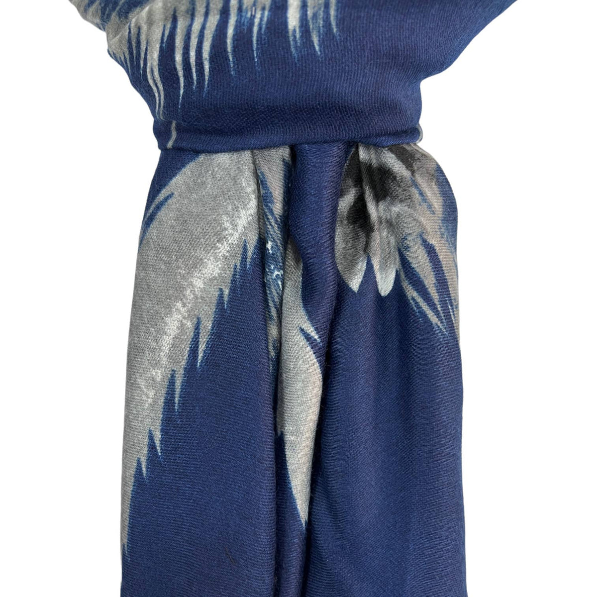 Dusty miller flower print on medium weight scarf