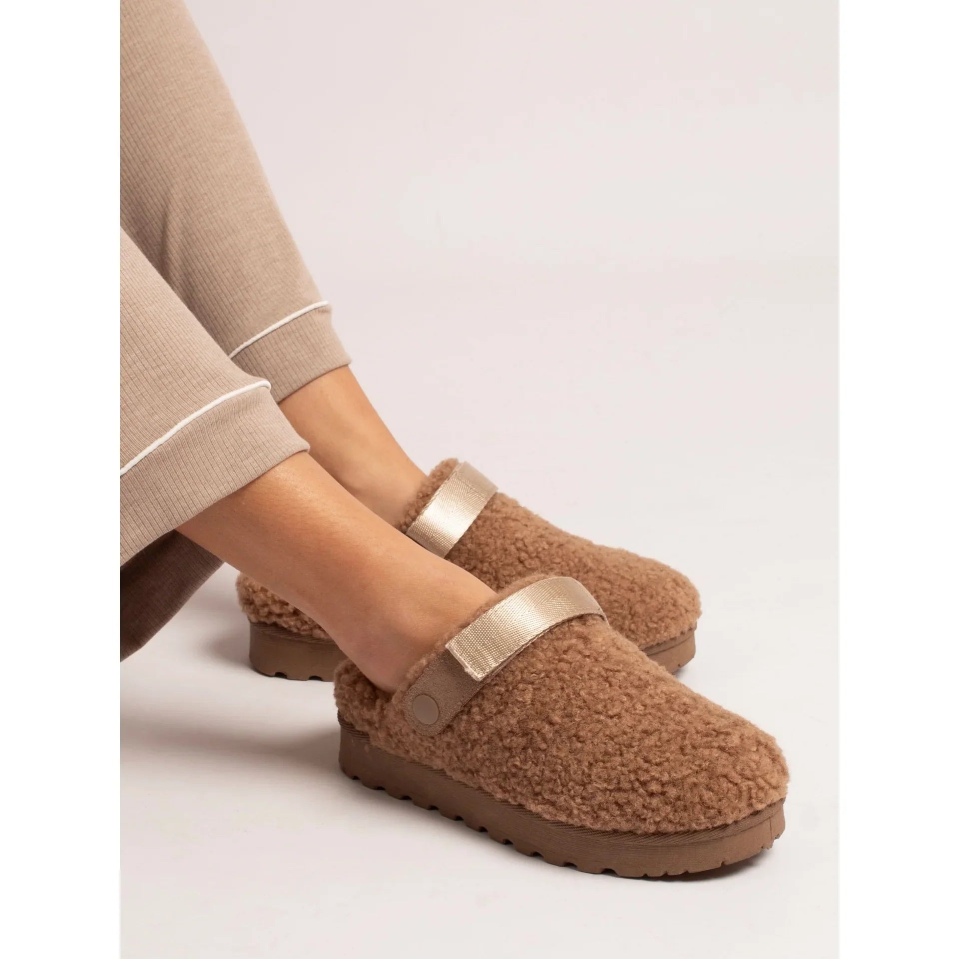 Lunar Naples mink fleece-lined mule slippers
