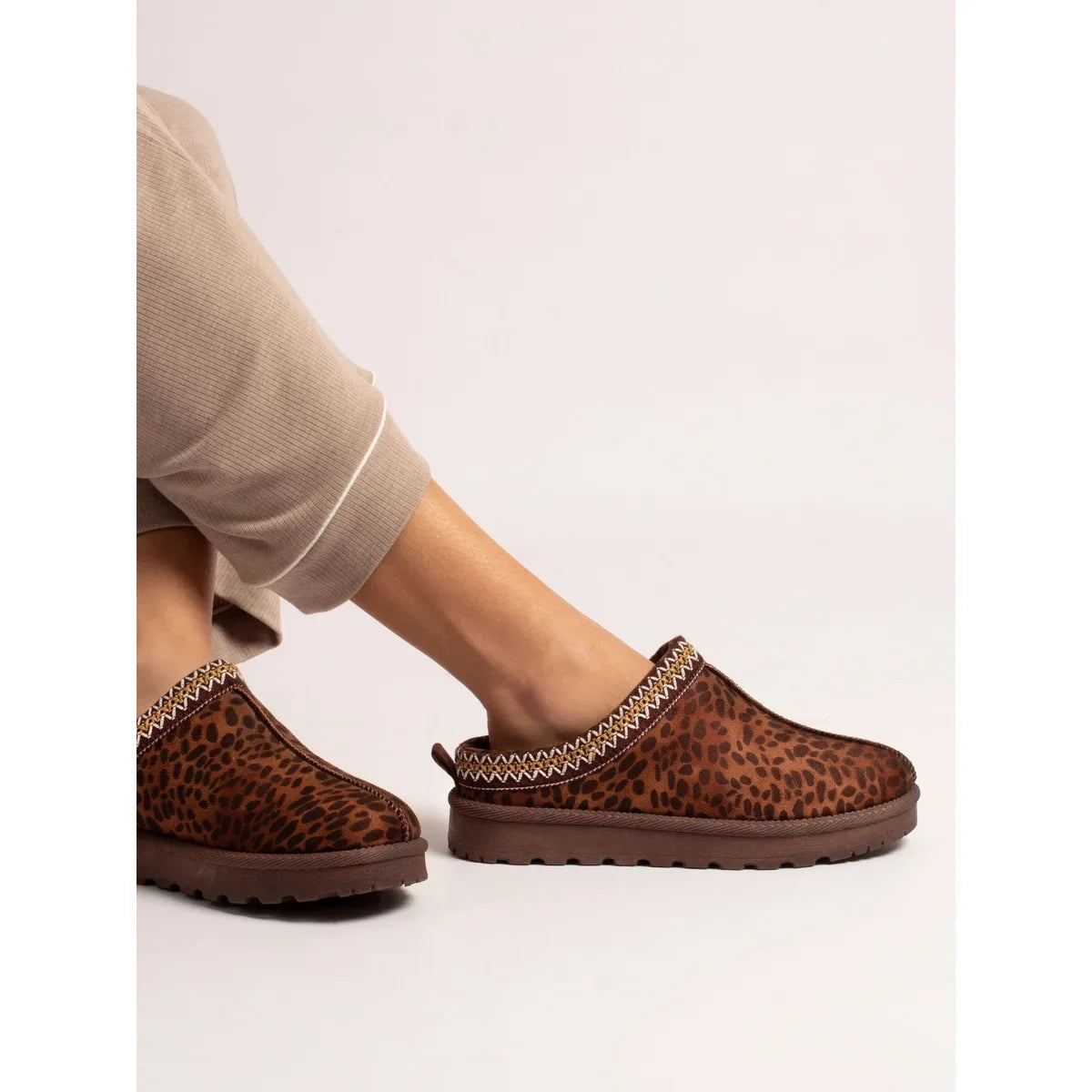 Lunar Selena brown ocelot slippers with stitched trim